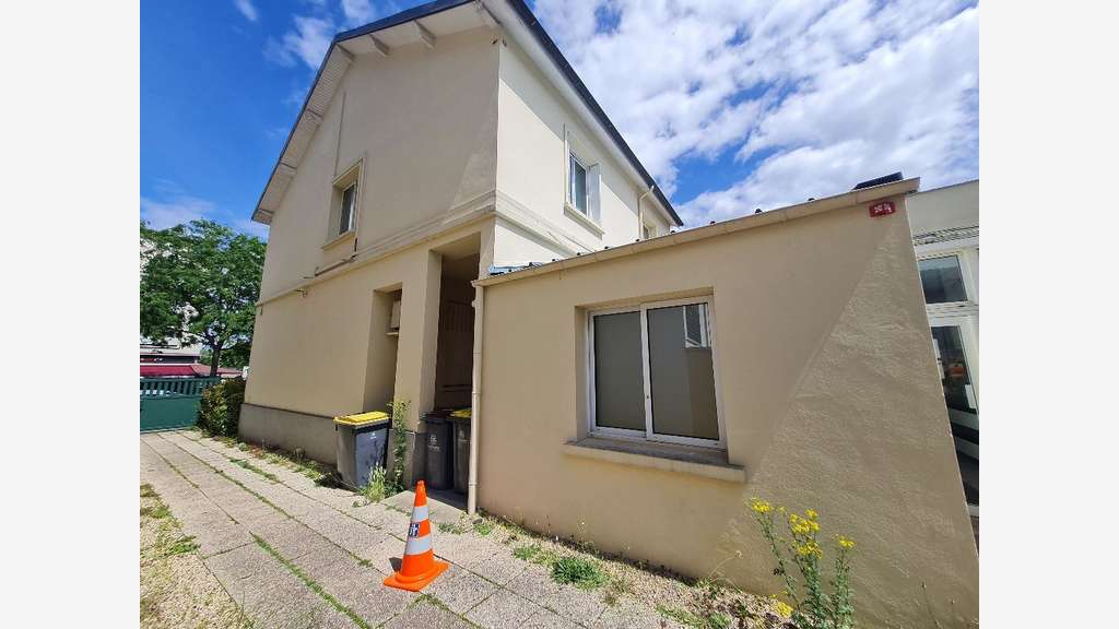 AV immeuble 351m² rue commerçante St-Cyr-l'Ecole