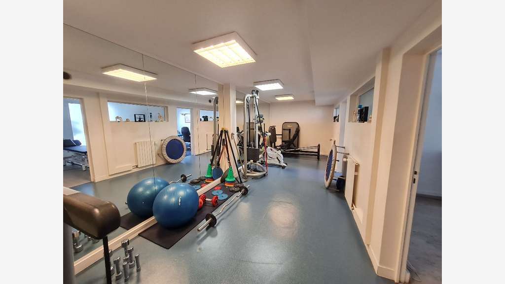 AV immeuble 351m² rue commerçante St-Cyr-l'Ecole