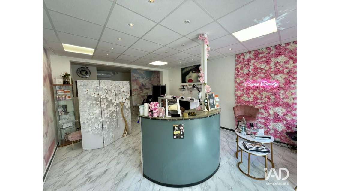 DAB local commercial 37m² à Saint-Cyr-sur-Mer