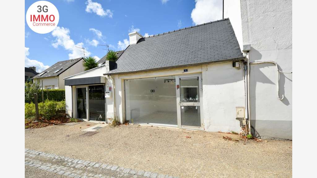 AV locaux commerciaux de 61m² à Saint-Divy centre