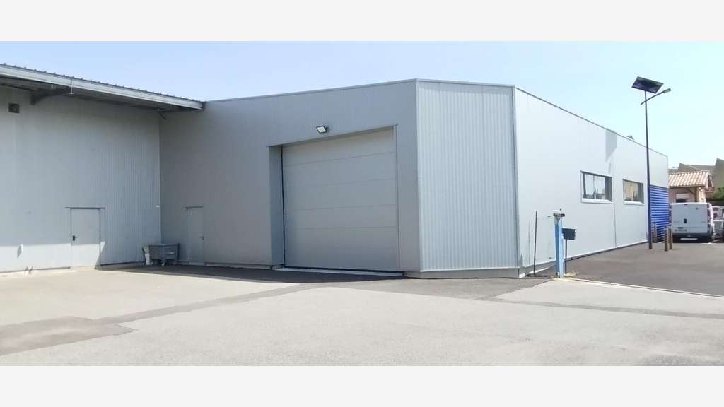 AV bâtiment ind 1950m² à St-Donat-sur-Herbasse