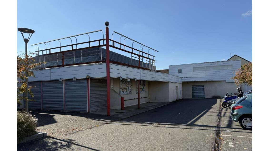 Vente local commercial 876m² à St Doulchard centre