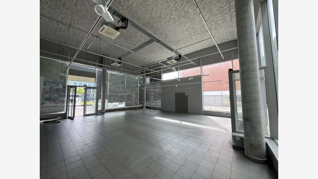 A louer local commercial 196m² Gare Châteaucreux