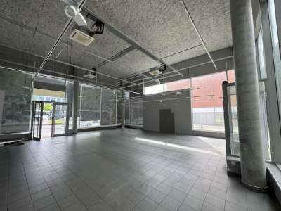 A louer local commercial 196m² Gare Châteaucreux