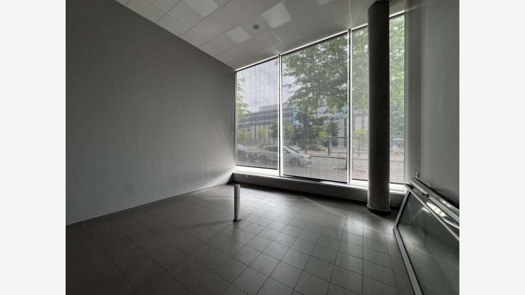 A louer local commercial 196m² Gare Châteaucreux