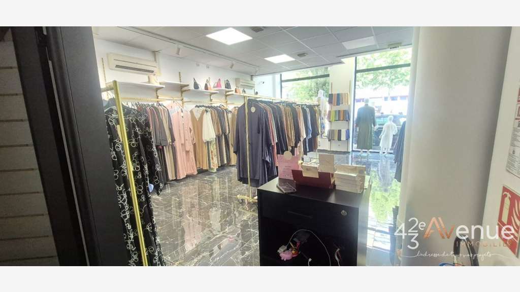 AV local commercial libre 82m²  à Bellevue