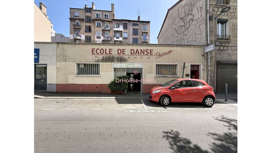Saint-Étienne - 40 rue des Frères Chappe - Local d