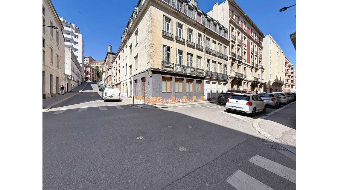 Local commercial de caractère - 49,7 m² - E