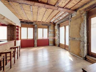 Vente local de caractère 49m² angle à St-Étienne