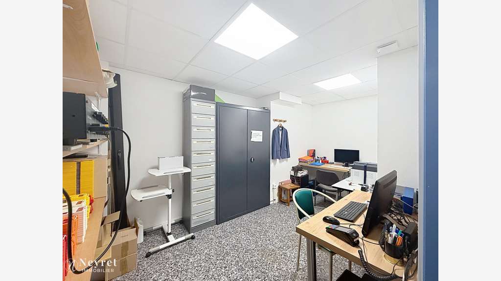 local commercial 170m² hyper centre