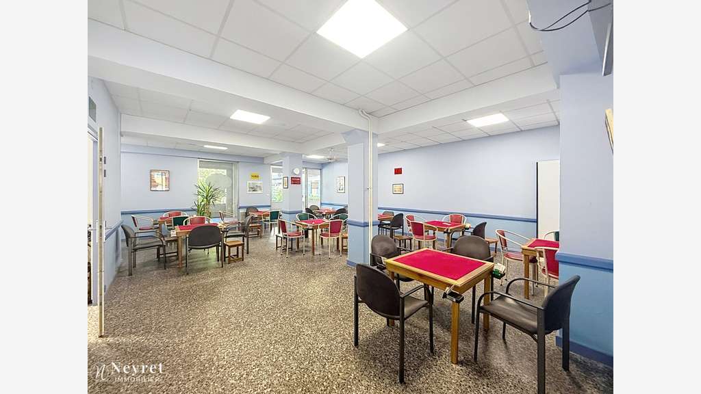 local commercial 170m² hyper centre