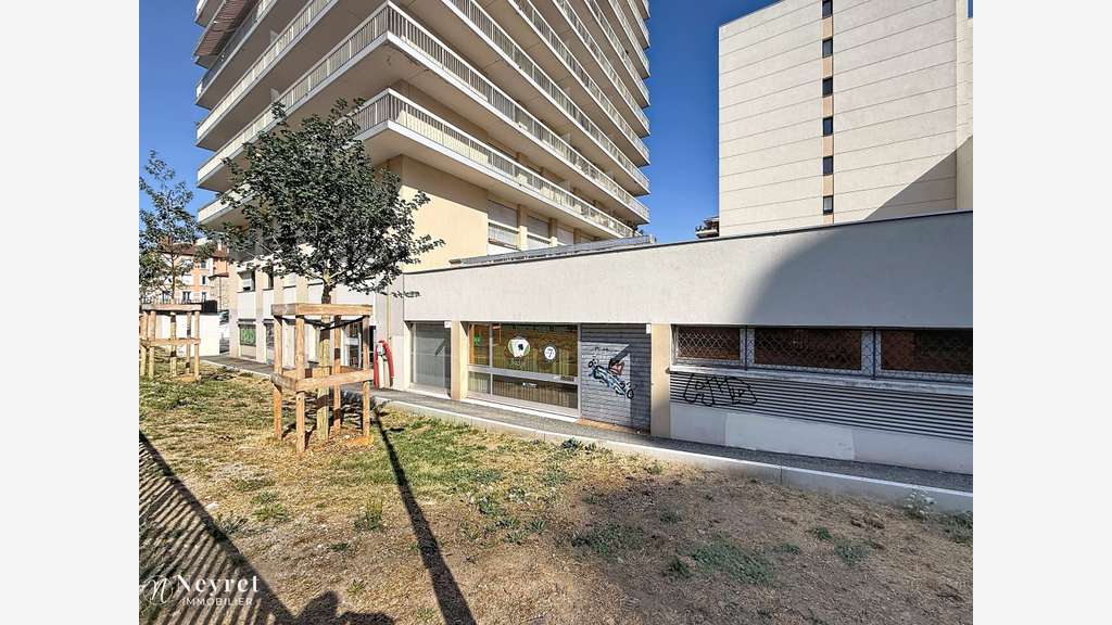 local commercial 170m² hyper centre