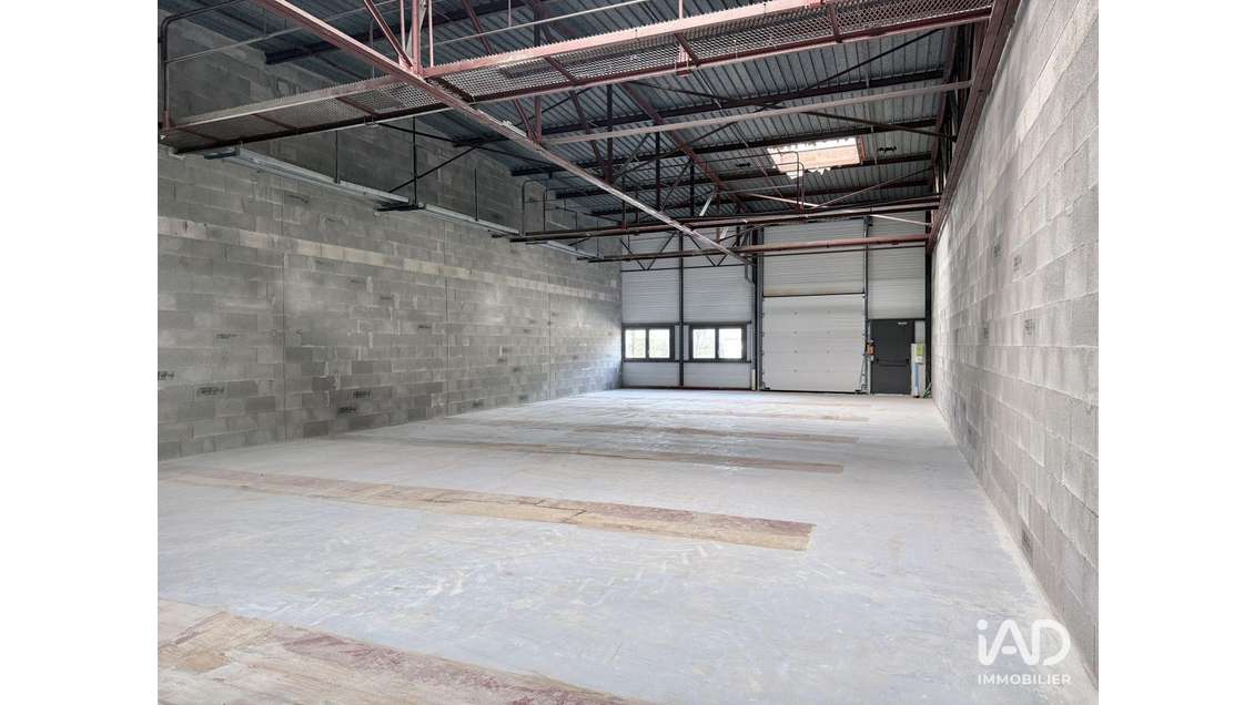 Locaux d’activités 230m²  Saint-Étienne-de-Crossey