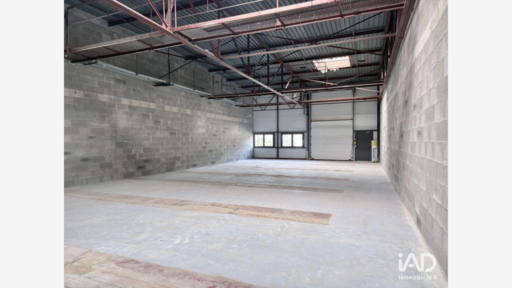 Locaux d’activités 230m²  Saint-Étienne-de-Crossey