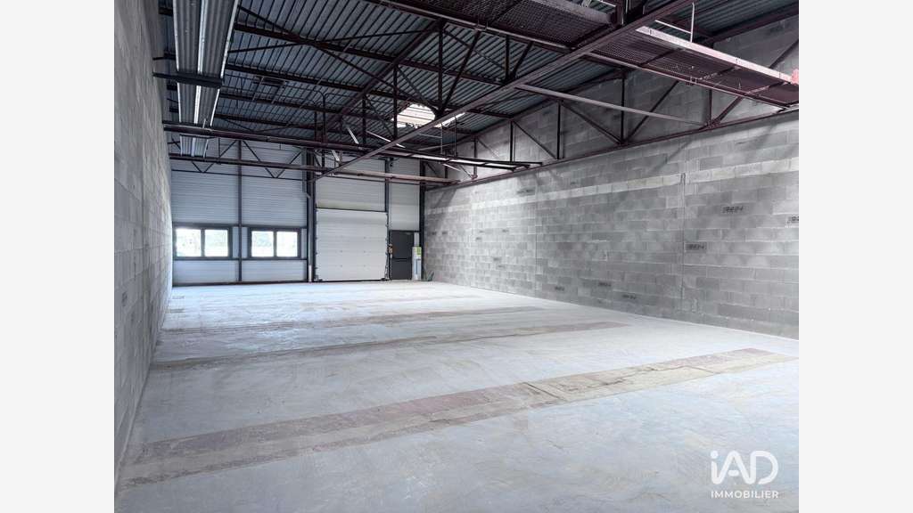 Locaux d’activités 230m²  Saint-Étienne-de-Crossey