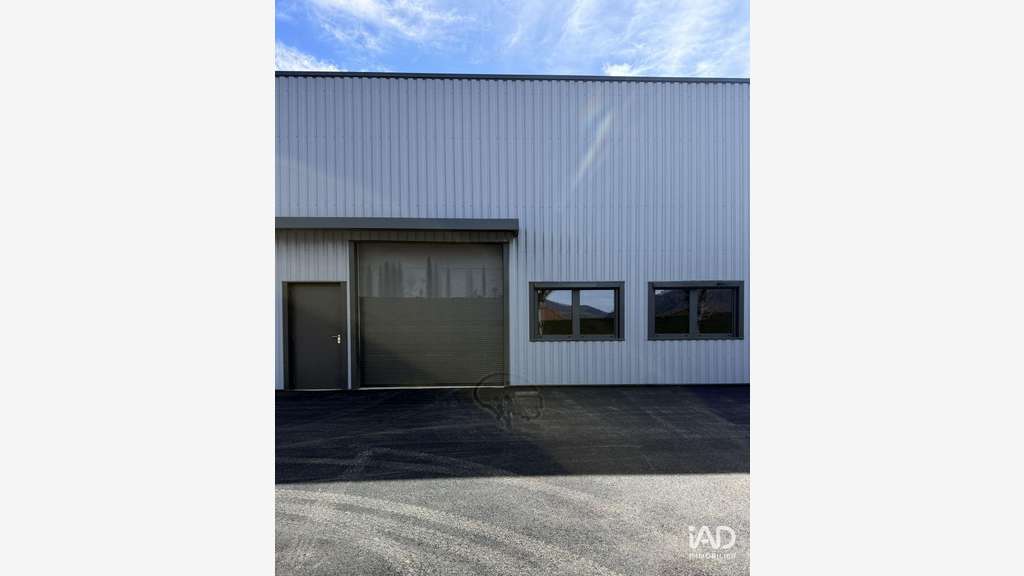 Locaux d’activités 230m²  Saint-Étienne-de-Crossey
