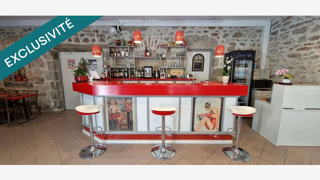 AV ensemble immobilier de 450m² à Saint-Floret