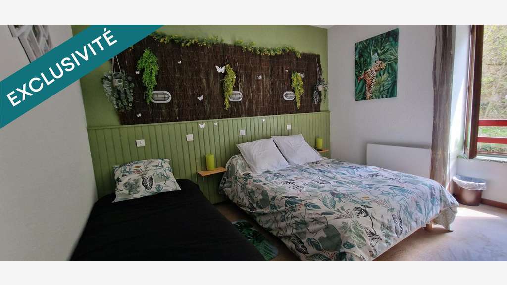 AV ensemble immobilier de 450m² à Saint-Floret