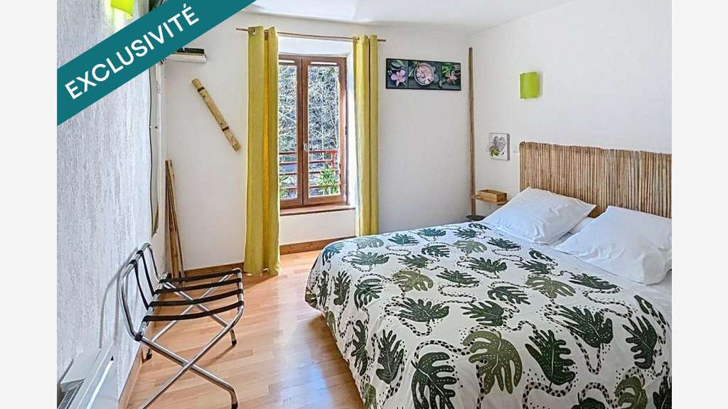 AV ensemble immobilier de 450m² à Saint-Floret