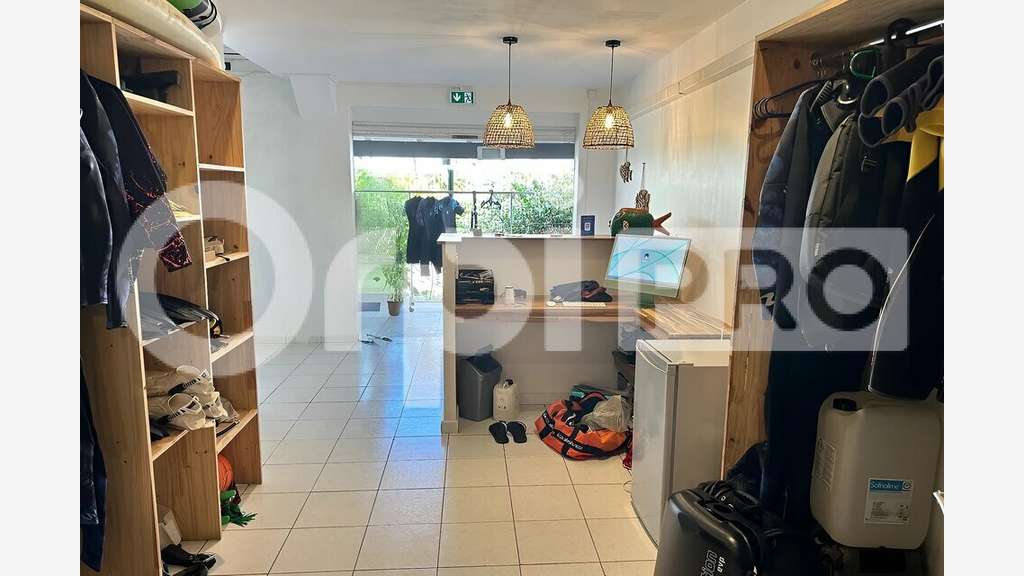 AV local commercial 23m² Marina de Saint-François