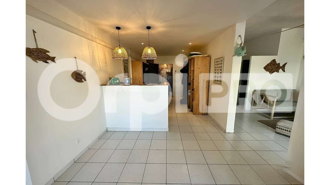 AV local commercial 23m² Marina de Saint-François