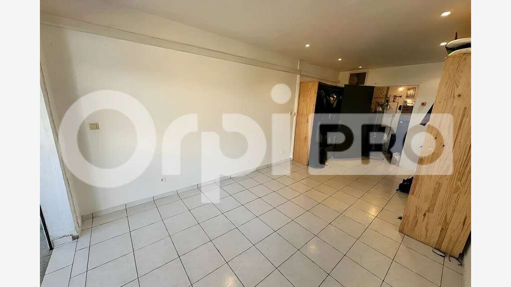 AV local commercial 23m² Marina de Saint-François