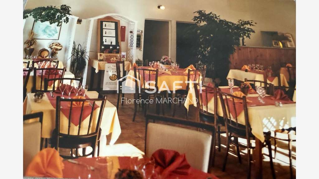 Vente immeuble 215m² restaurant piscine dept 17