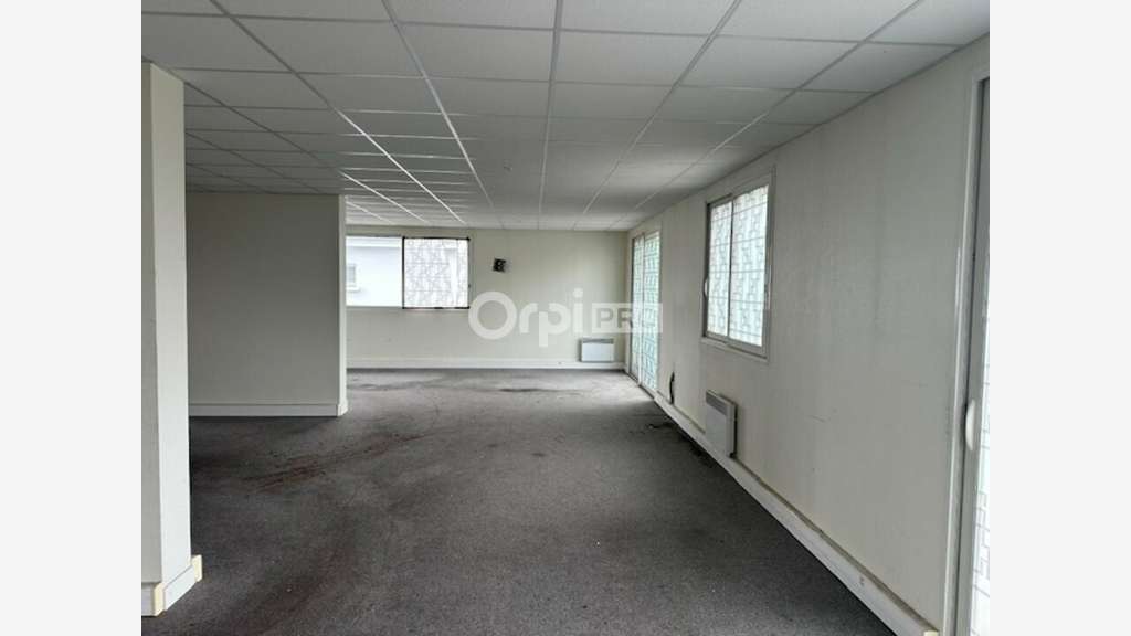 Local commercial 413m² à vendre à Saint-Herblain