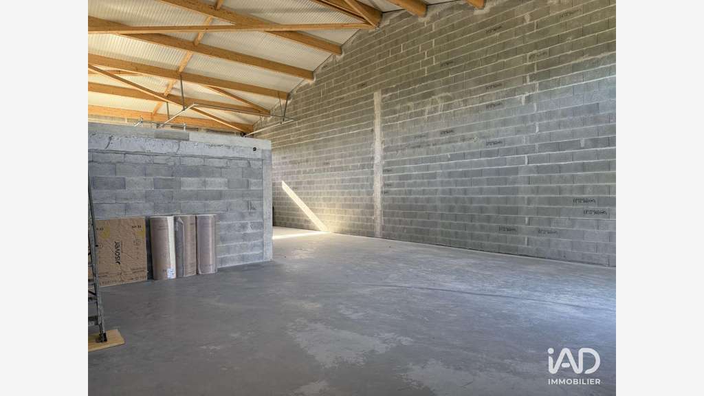 AV local d'activité 255m² à St-Hilaire-de-Chaléons