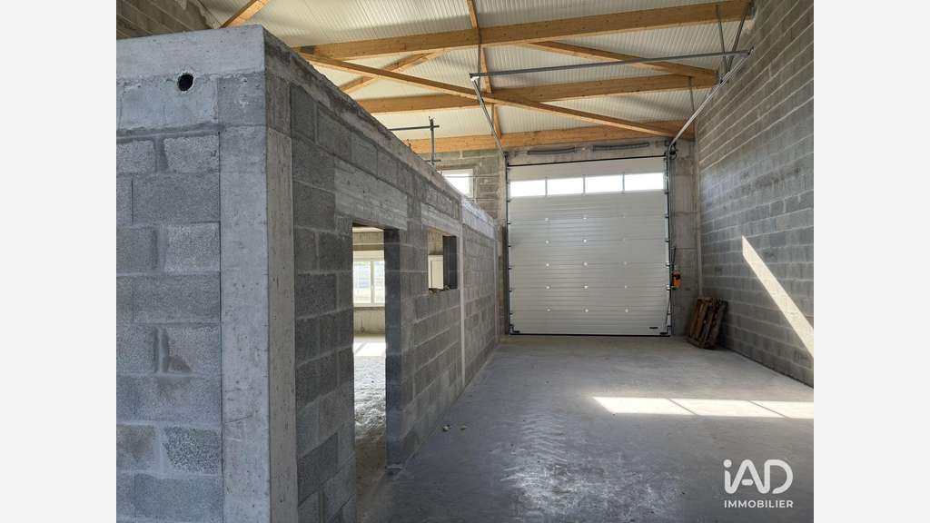 AV local d'activité 255m² à St-Hilaire-de-Chaléons