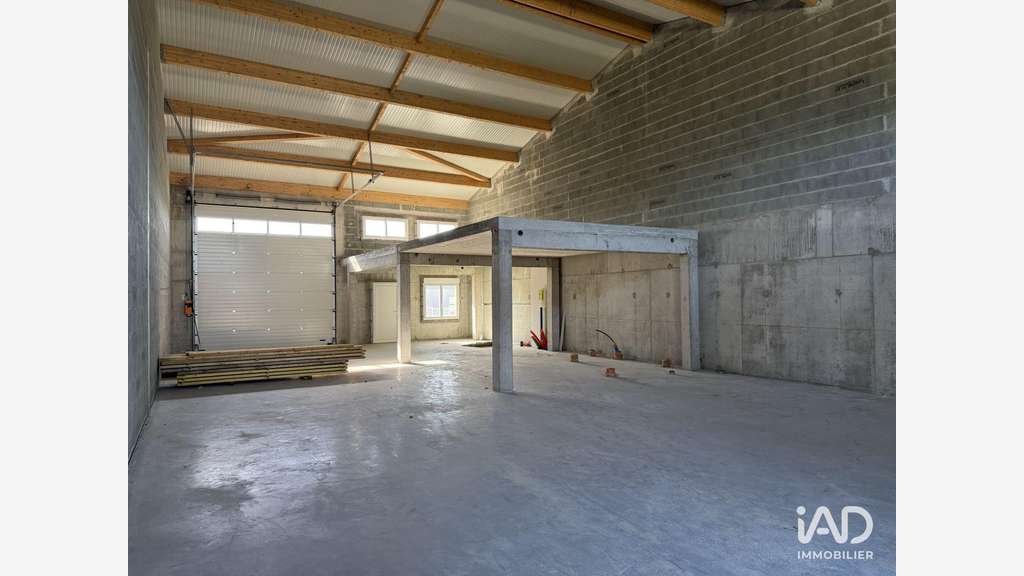 AV local d'activité 255m² à St-Hilaire-de-Chaléons