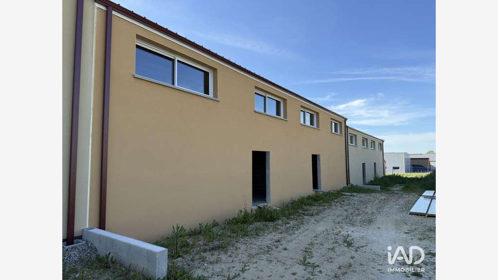 AV local d'activité 255m² à St-Hilaire-de-Chaléons