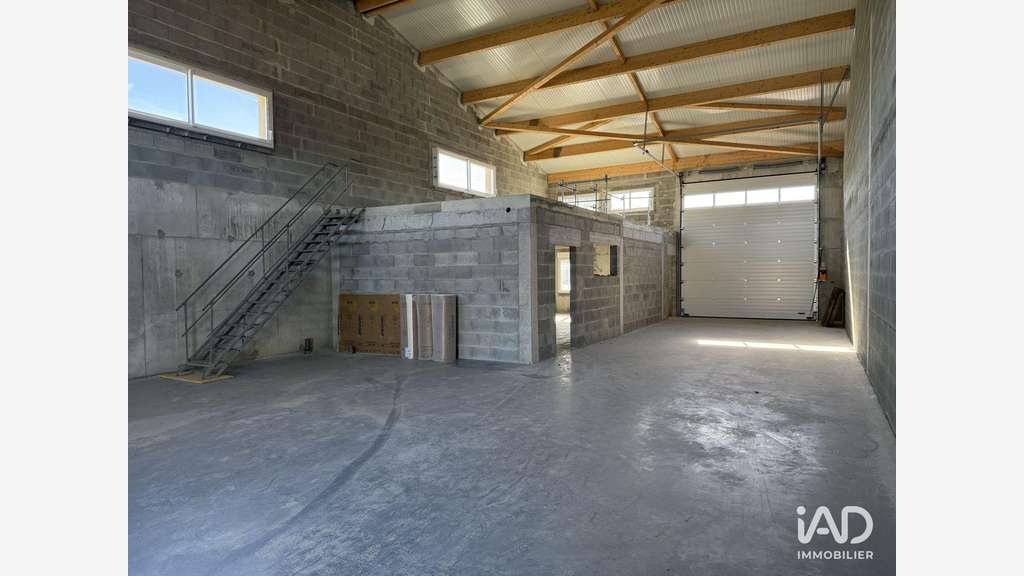 AV local d'activité 255m² à St-Hilaire-de-Chaléons