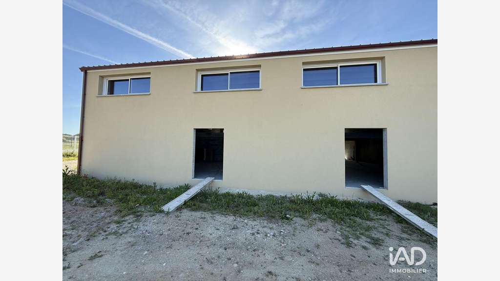 AV local d'activité 255m² à St-Hilaire-de-Chaléons