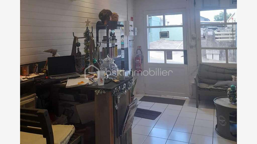 Vente local commercial 40m² à Saint-Joseph centre