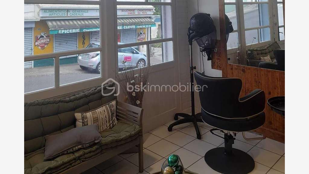 Vente local commercial 40m² à Saint-Joseph centre