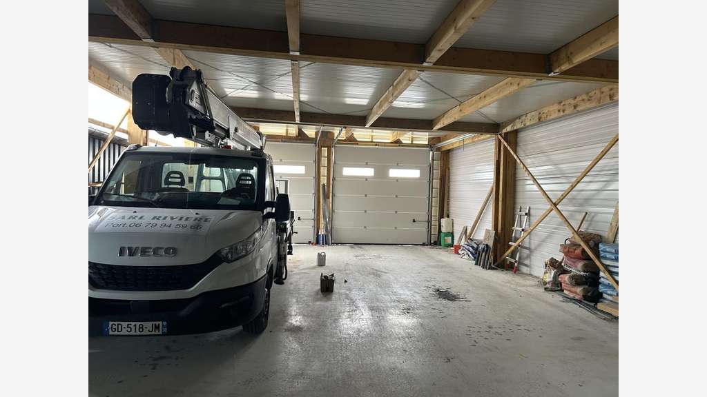 Vente superbe bâtiment 384m² ZA Saint-Junien
