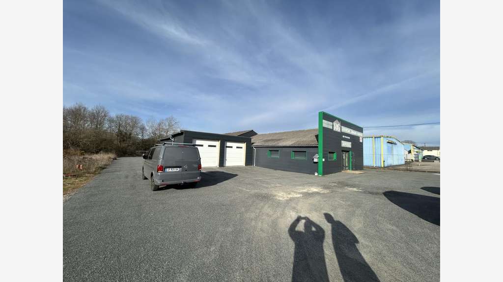 Vente superbe bâtiment 384m² ZA Saint-Junien