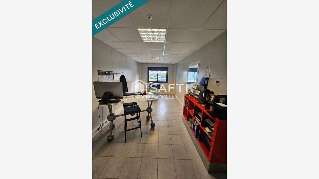 Local industriel 1440m² à vendre à Saint-Laurent 