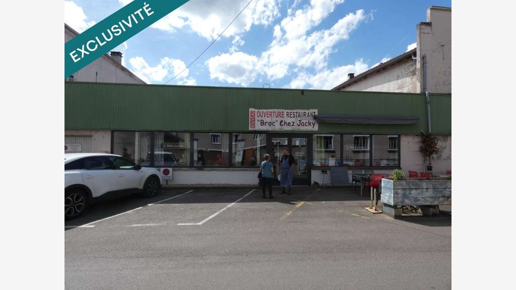 AV local commercial 2200m² centre-ville St-Loup