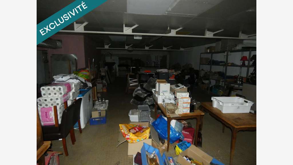AV local commercial 2200m² centre-ville St-Loup