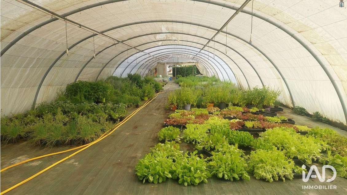 Murs commerciaux à Saint-Magne-de-Castillon