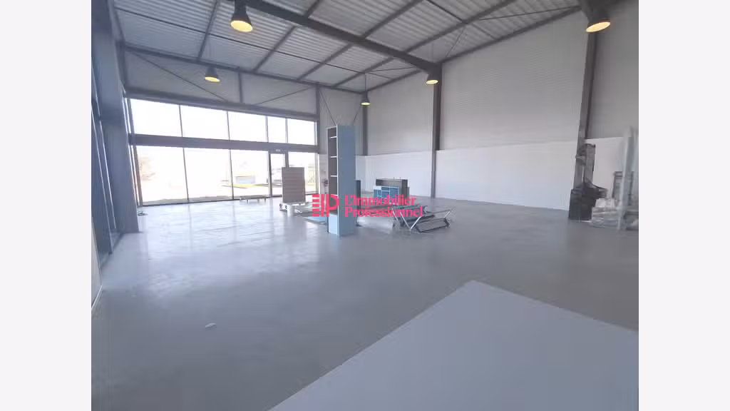 Vente local commercial 300m² à Morlaix St Martin