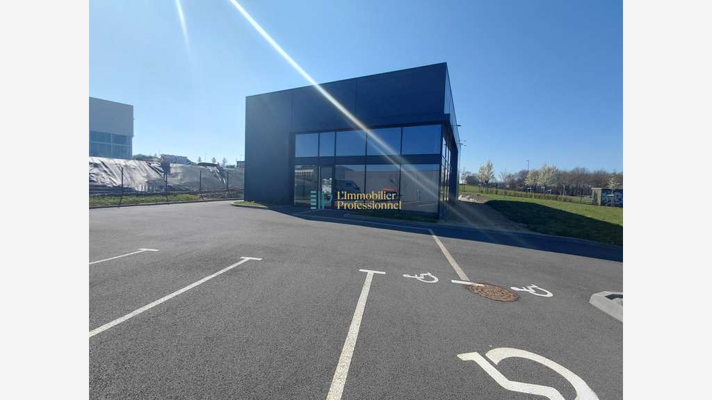 Vente local commercial 300m² à Morlaix St Martin