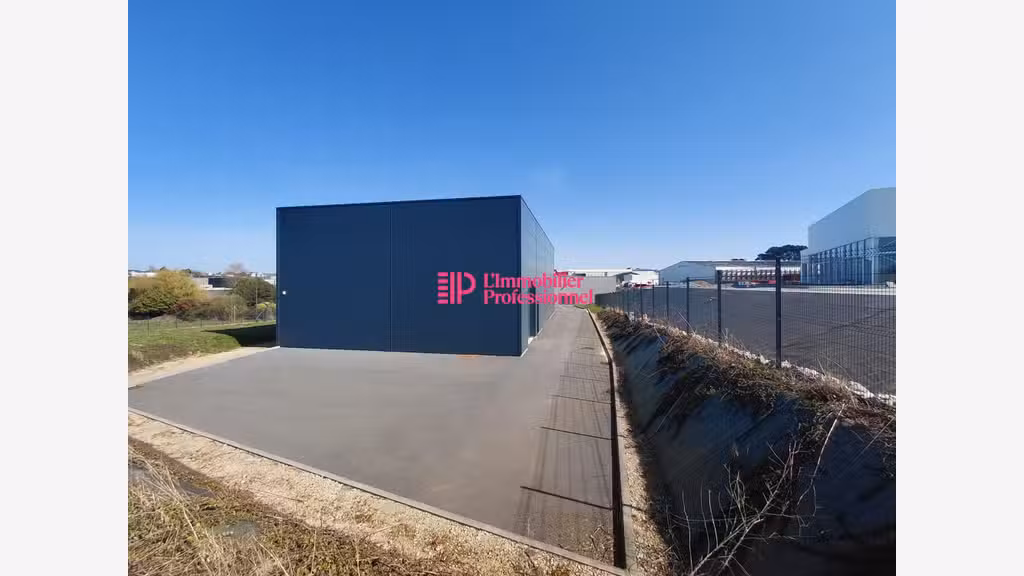 Vente local commercial 300m² à Morlaix St Martin