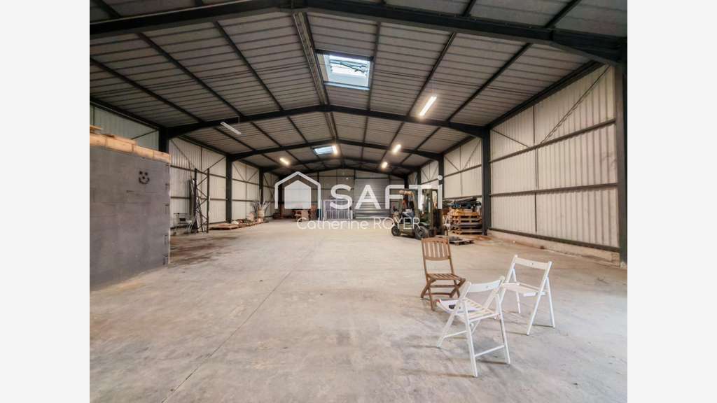 Vente local commercial 659m² à St-Martin-en-Bresse