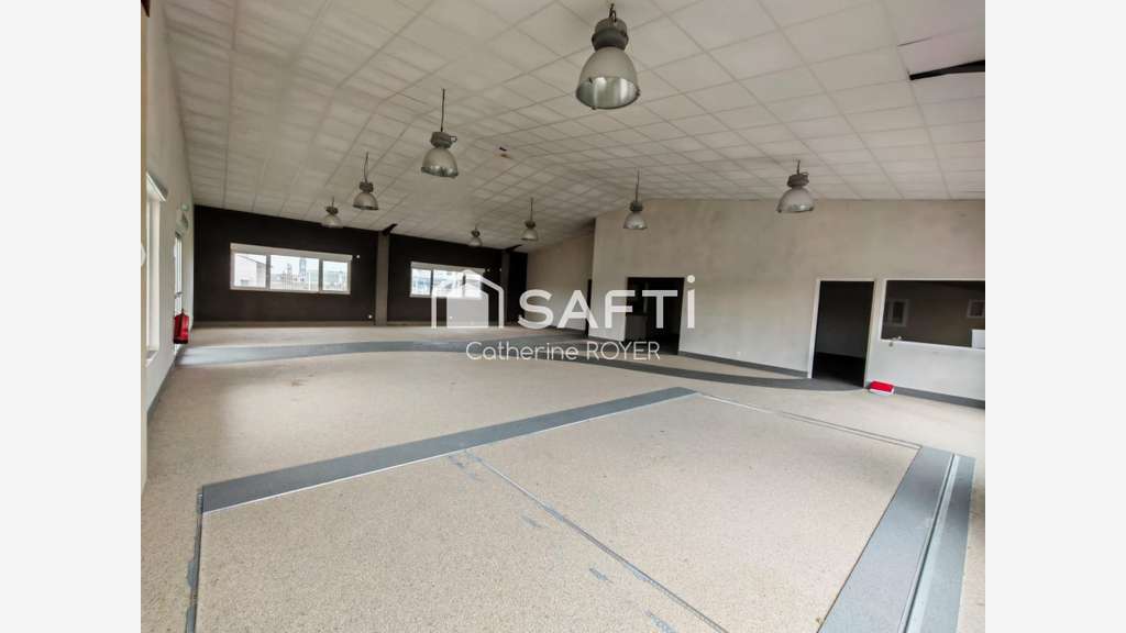 Vente local commercial 659m² à St-Martin-en-Bresse