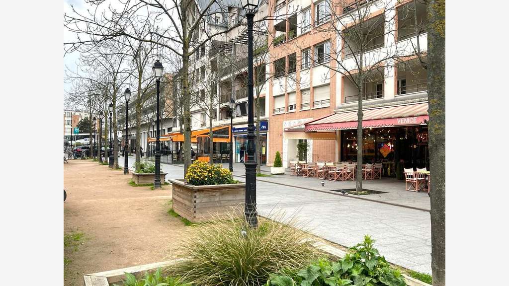 Vente local commercial 91m² Saint-Maur-des-Fossés