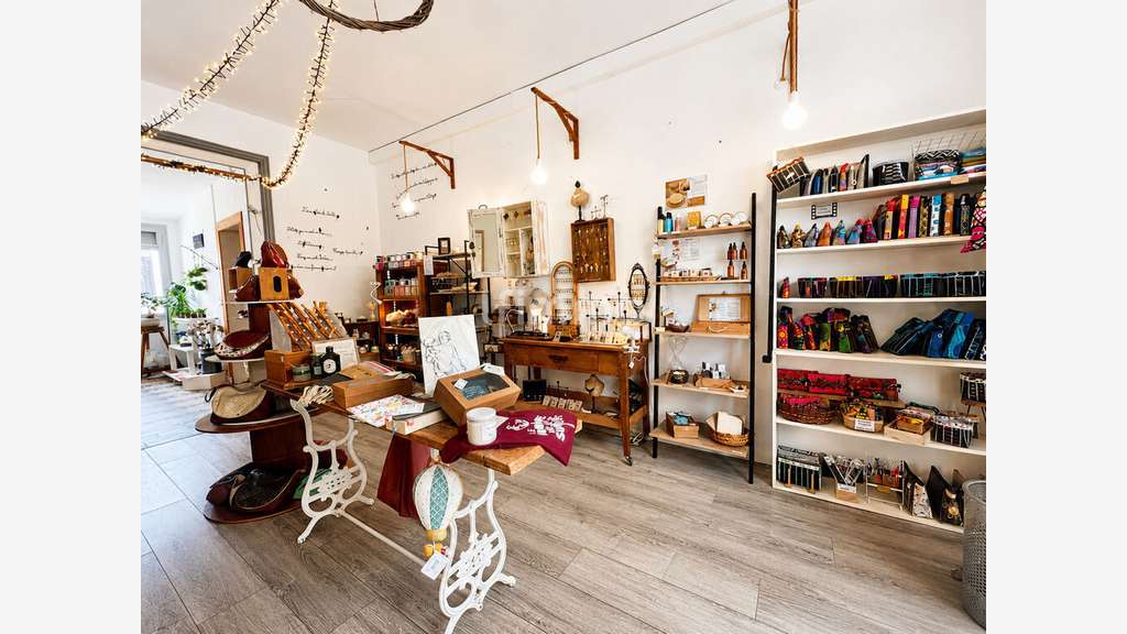 A vendre boutique de 60m² à Saint-Médard-en-Jalles
