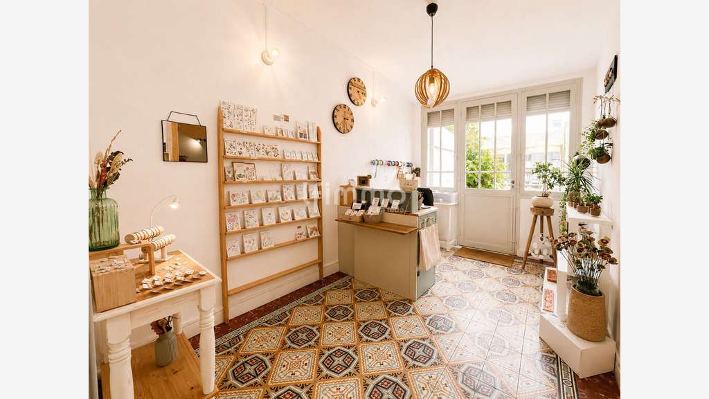 A vendre boutique de 60m² à Saint-Médard-en-Jalles